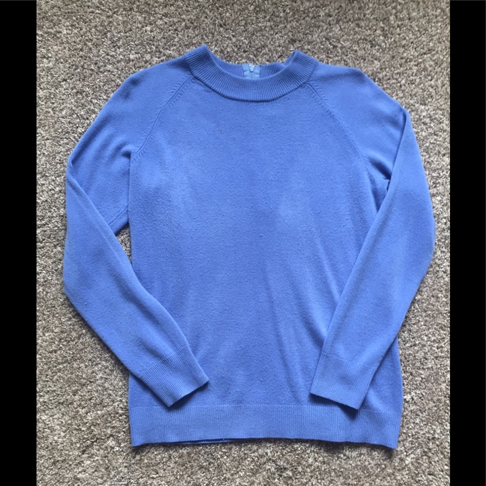 Women’s blue sweater M